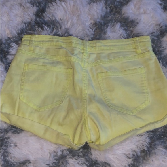 Shorts Bundle 🤍 - Picture 3 of 10